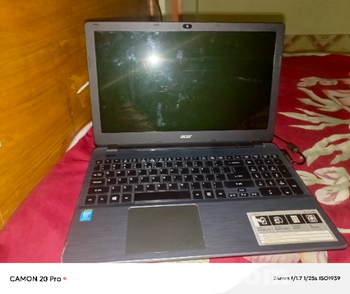 Acer E5-571 laptop